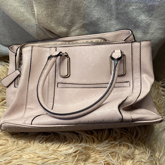 Gorgeous and never used Guess large handbag in barely there pink. - Picture 2 of 4